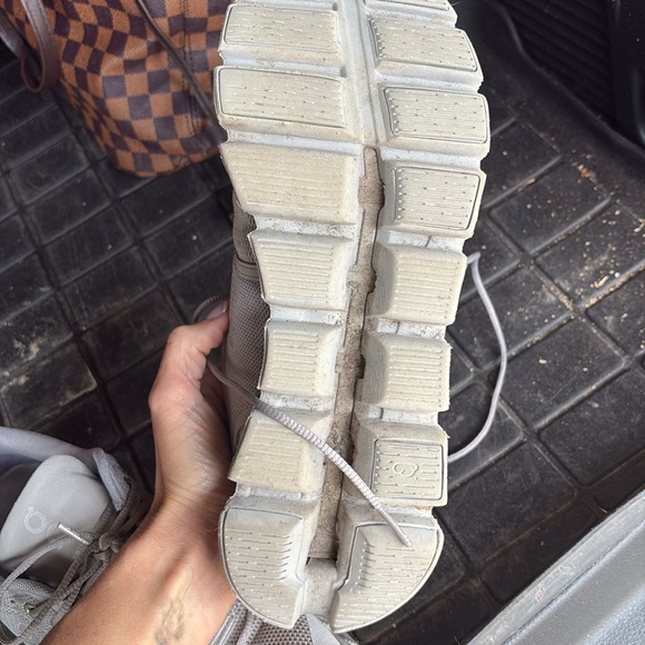 Men’s on clouds - Picture 3 of 3